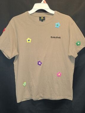 Teddy Fresh Brown Tee with Multicolor Button Flowers SIZE MED